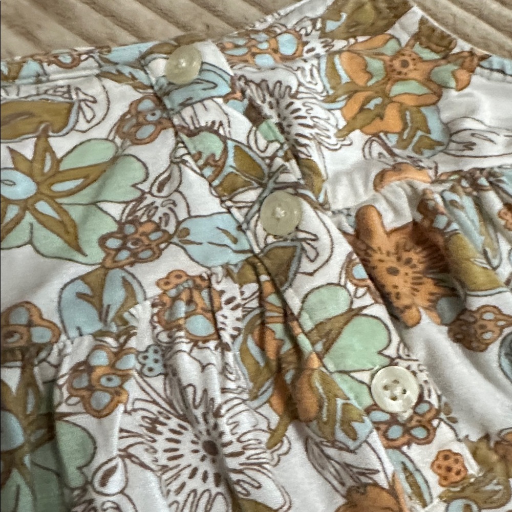 Kate Quinn Floral Romper with Adjustable Straps and snap closure Size 18-24M - Picture 2 of 6